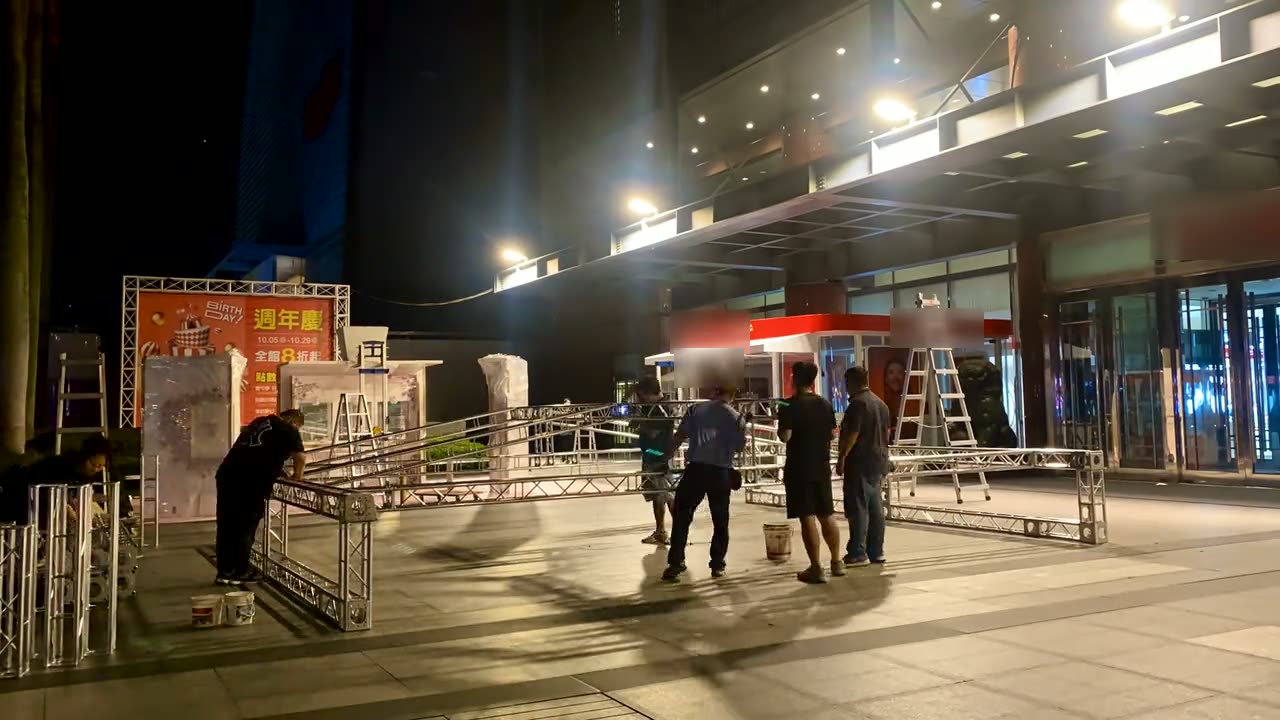 百貨專櫃 夜間撤場